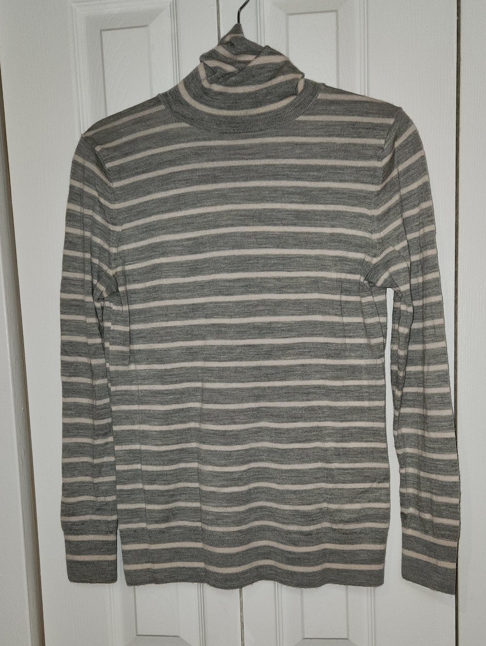 Banana Republic Gray and Cream Striped Merino Turtleneck Sweater - Medium
